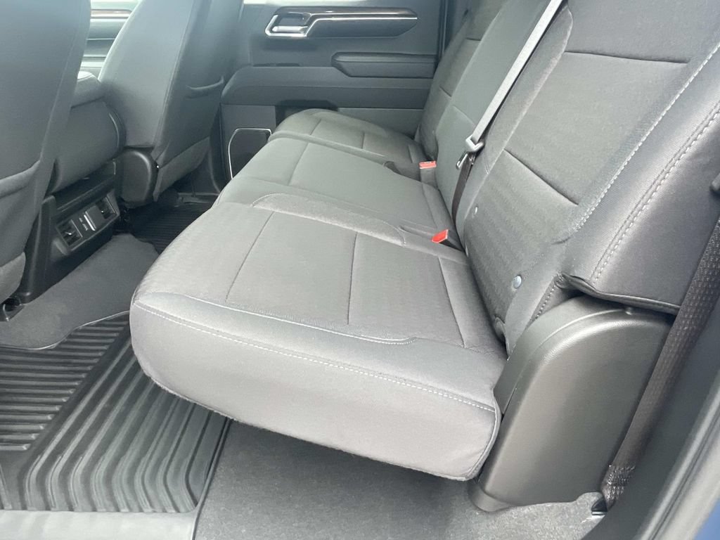Used 2024 Chevrolet Silverado 1500 LT AWD/4WD image 12