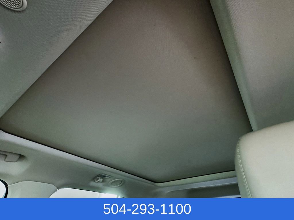 Used 2022 Ford Explorer XLT w/ Equipment Group 202A image 22