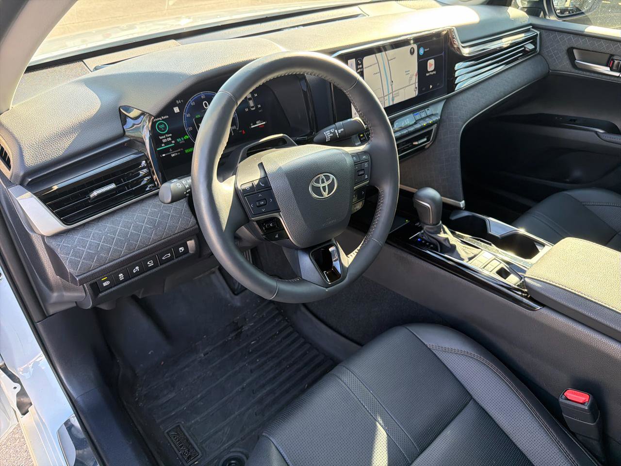 Used 2025 Toyota Camry XLE w/ Premium Plus Package image 17