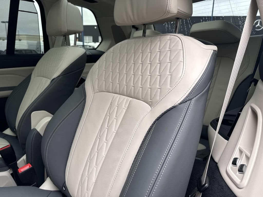 Used 2024 BMW X7 M60i w/ Executive Package AWD/4WD image 16