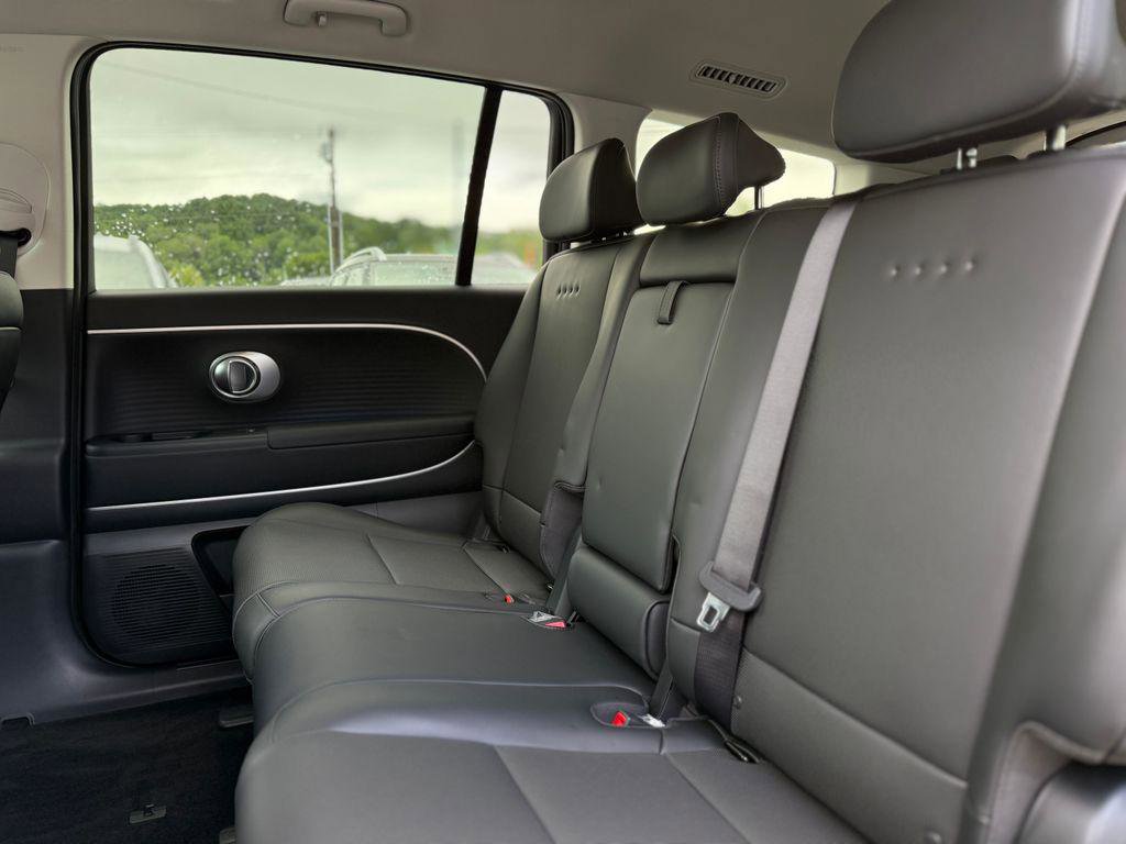New 2026 Hyundai Ioniq 9 SEL image 9