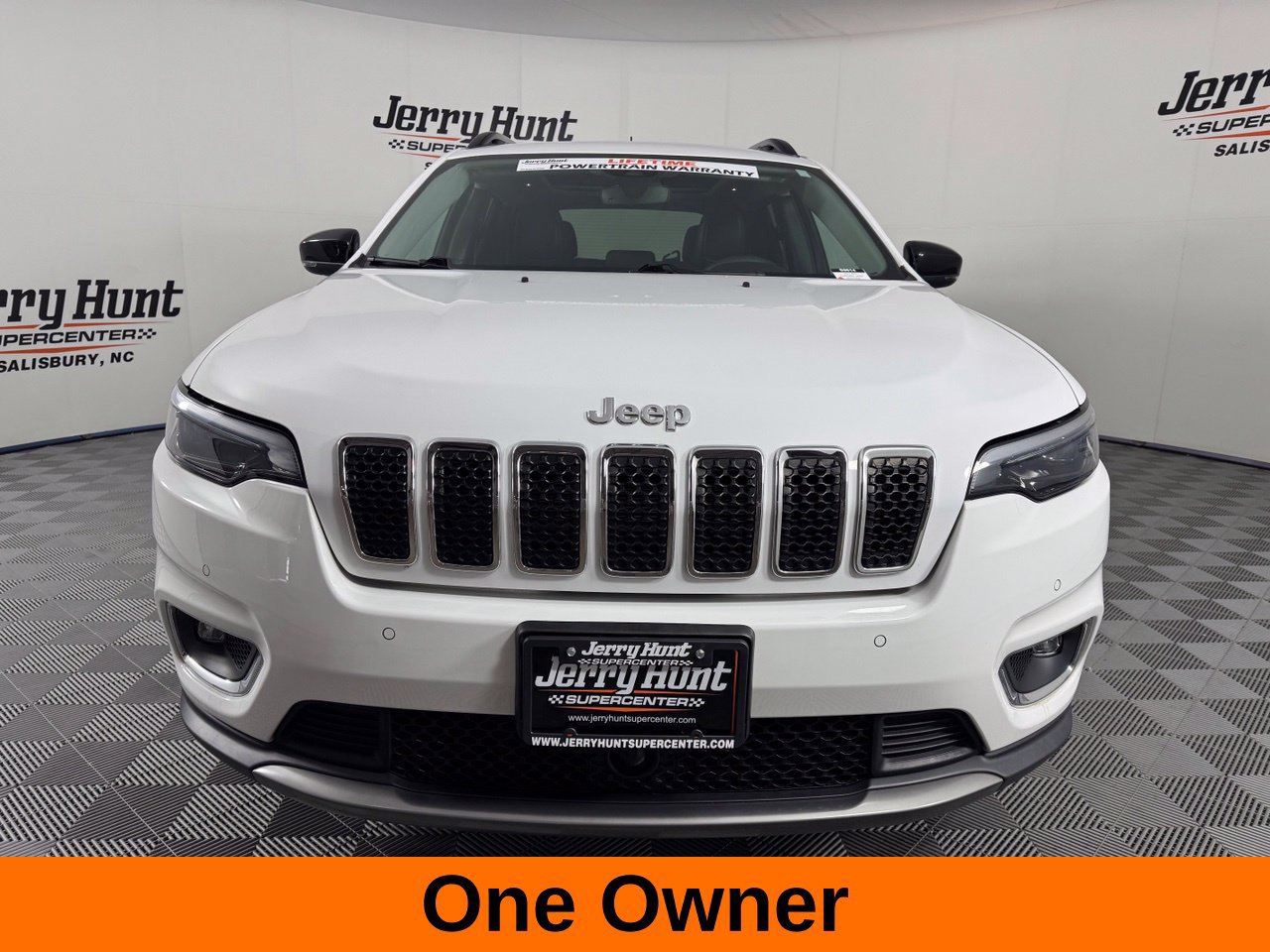 Used 2022 Jeep Cherokee Limited w/ Mopar Interior Package AWD/4WD image 4