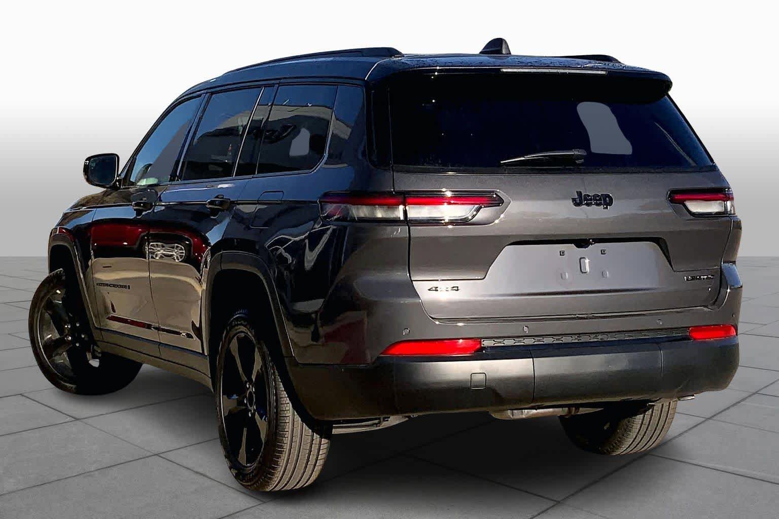 New 2025 Jeep Grand Cherokee L Limited w/ Black Appearance Package AWD/4WD image 12