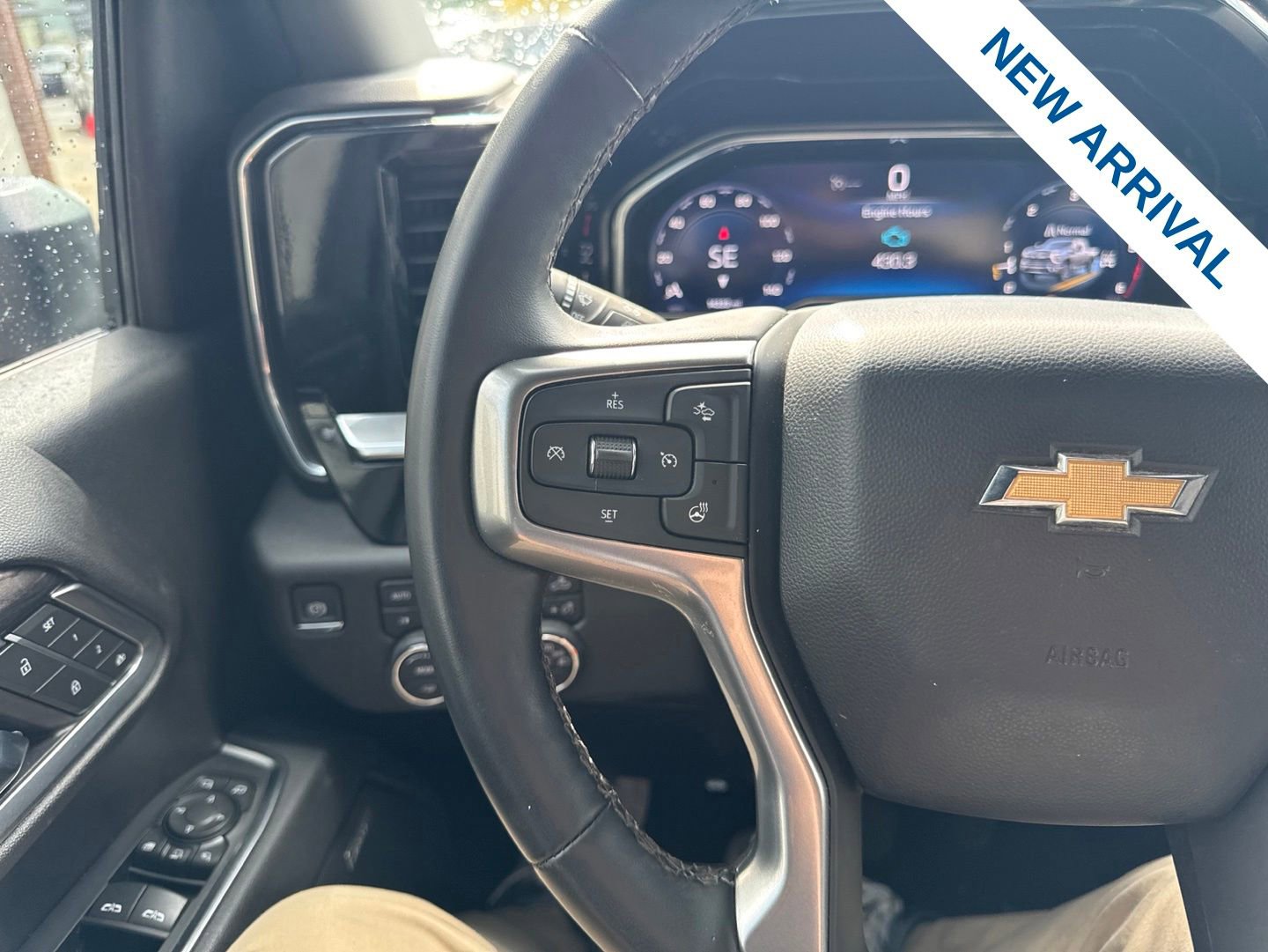 Used 2025 Chevrolet Silverado 2500 LTZ w/ LTZ Convenience Package AWD/4WD image 21
