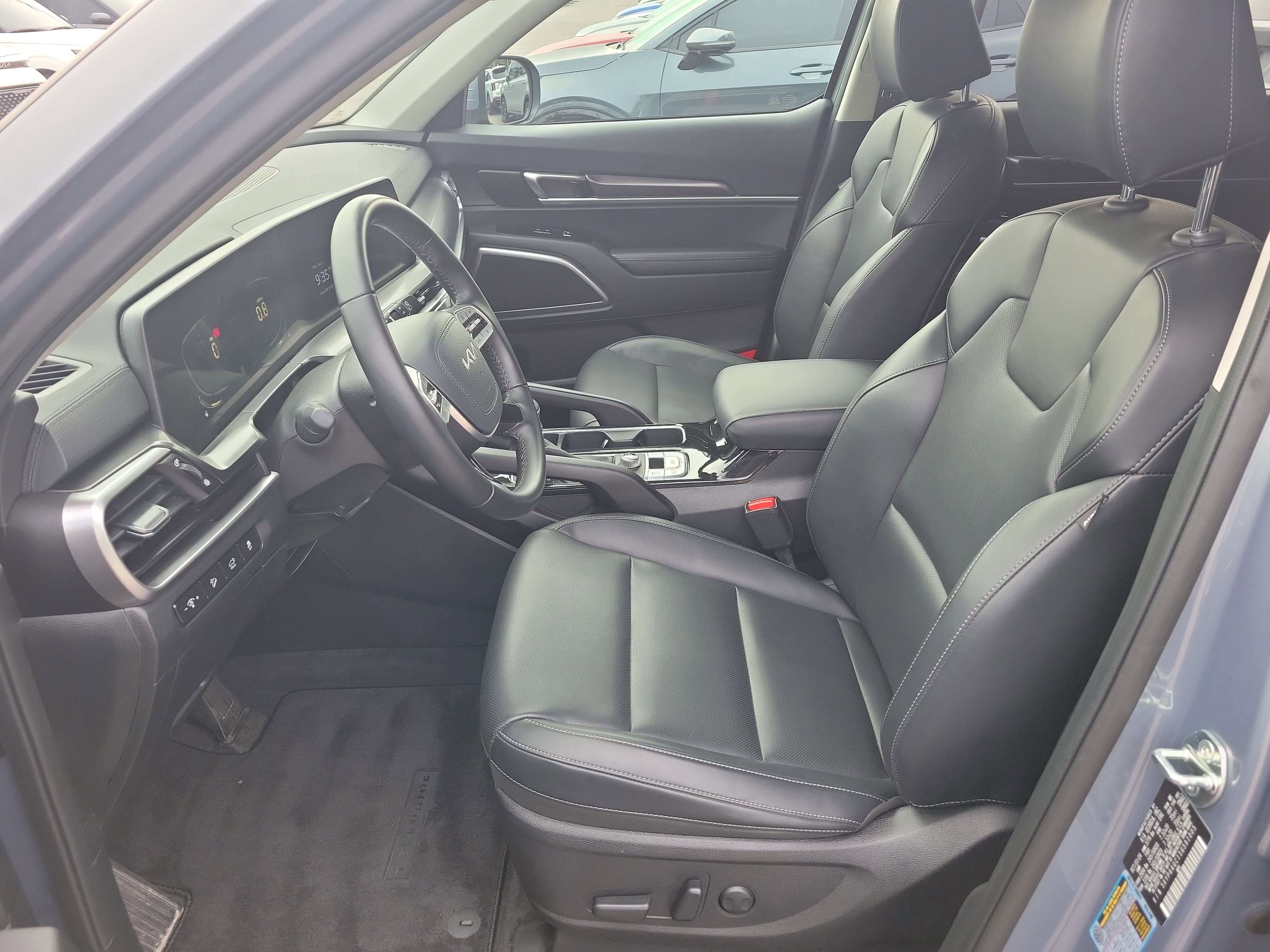 Certified 2025 Kia Telluride S image 22