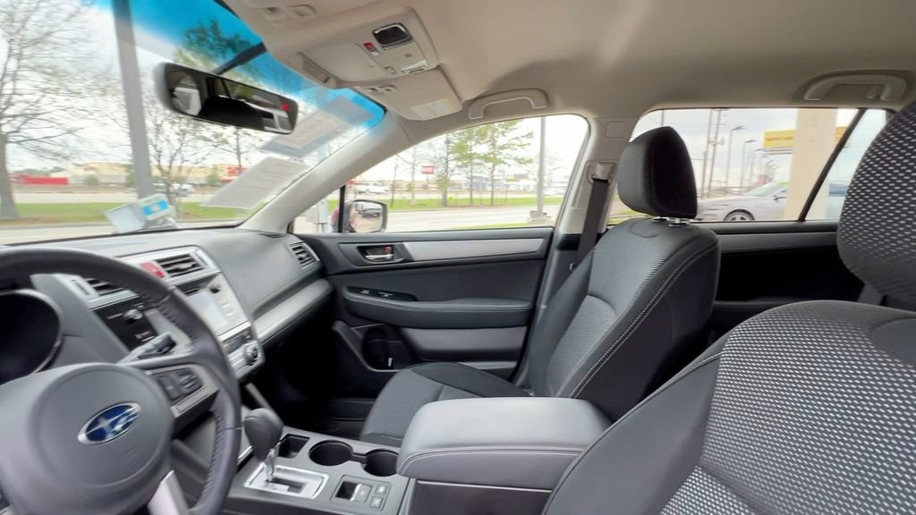 Used 2017 Subaru Outback 2.5i Premium image 32
