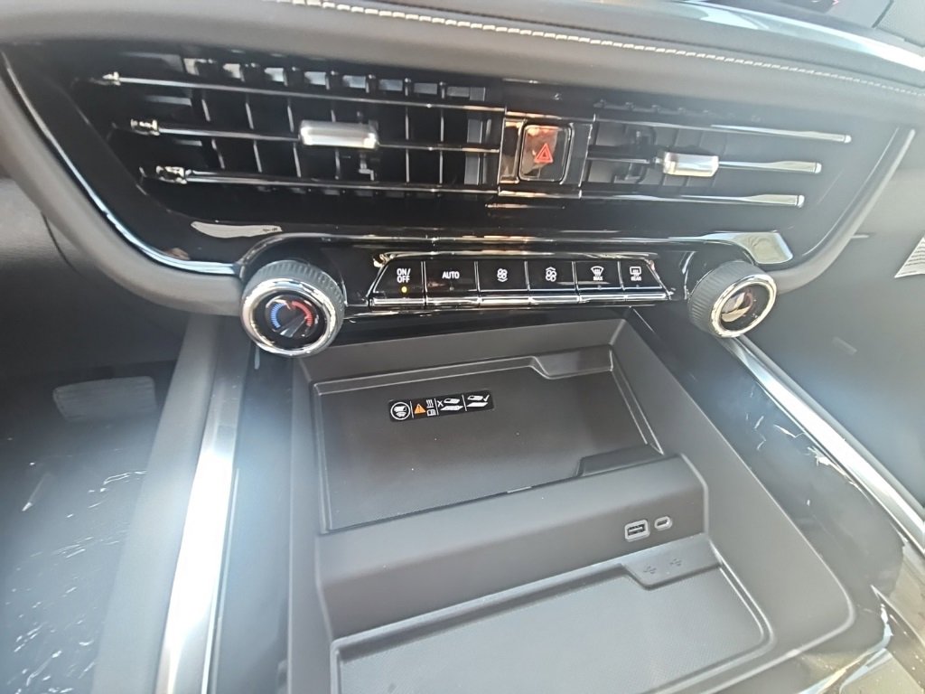 New 2026 Chevrolet Suburban Premier image 30