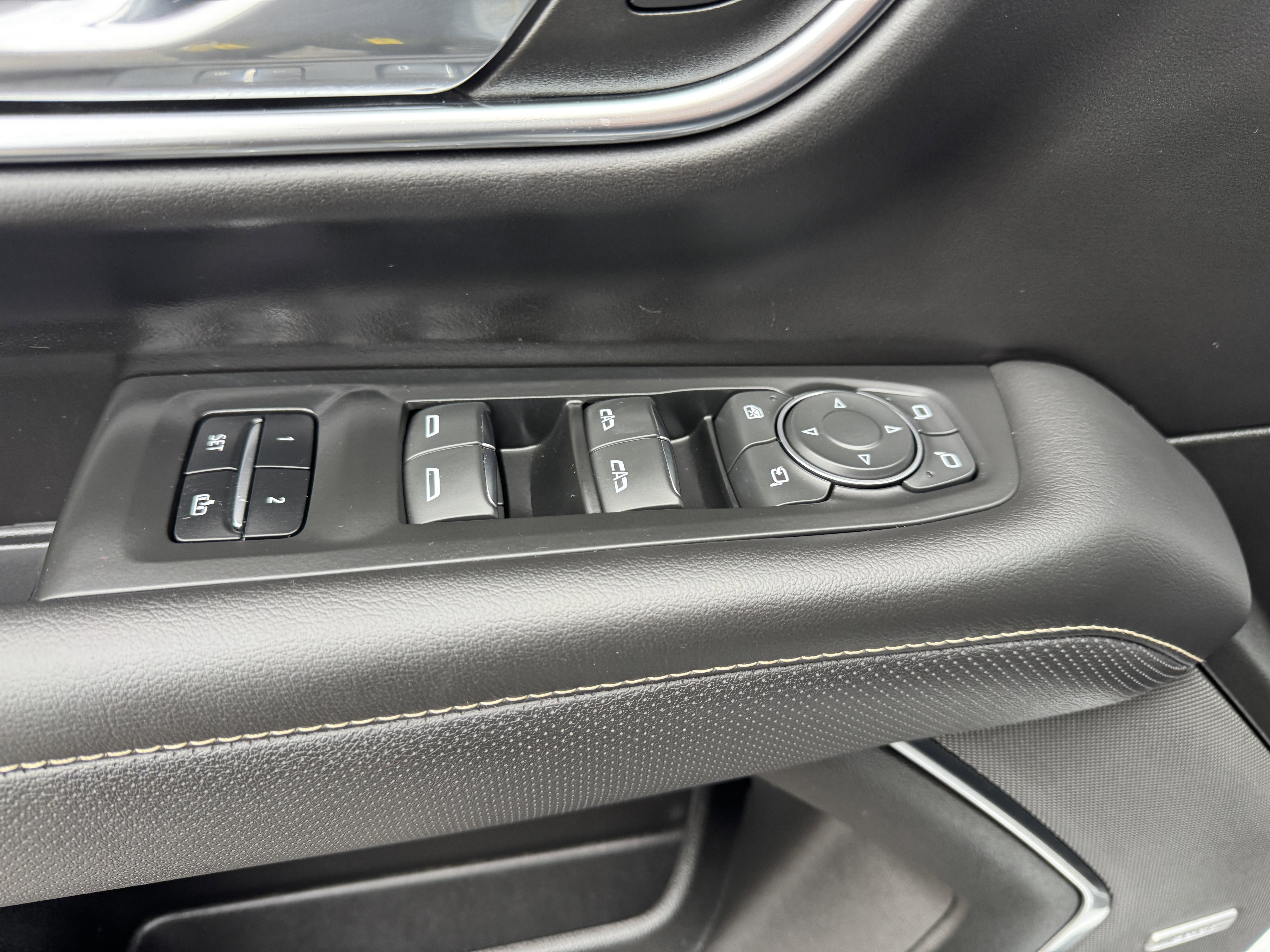 Certified 2023 Chevrolet Suburban Premier image 12