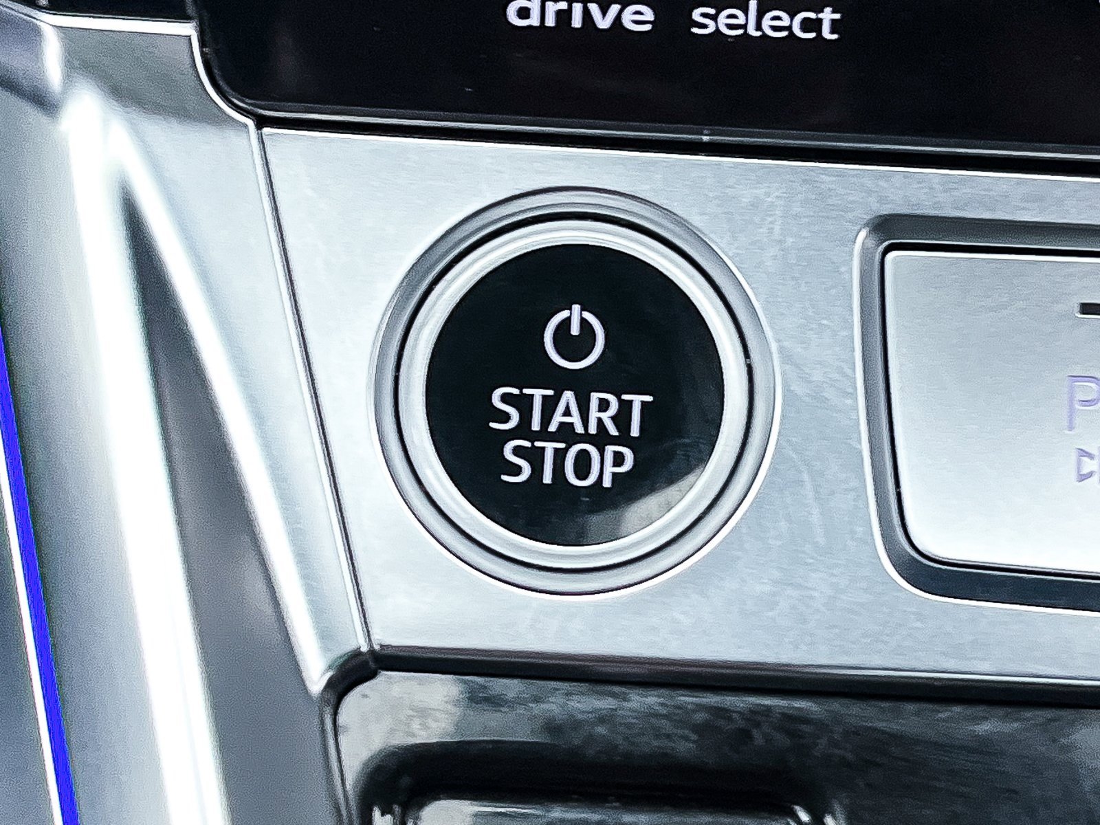 Used 2024 Audi Q8 e-tron Prestige image 29