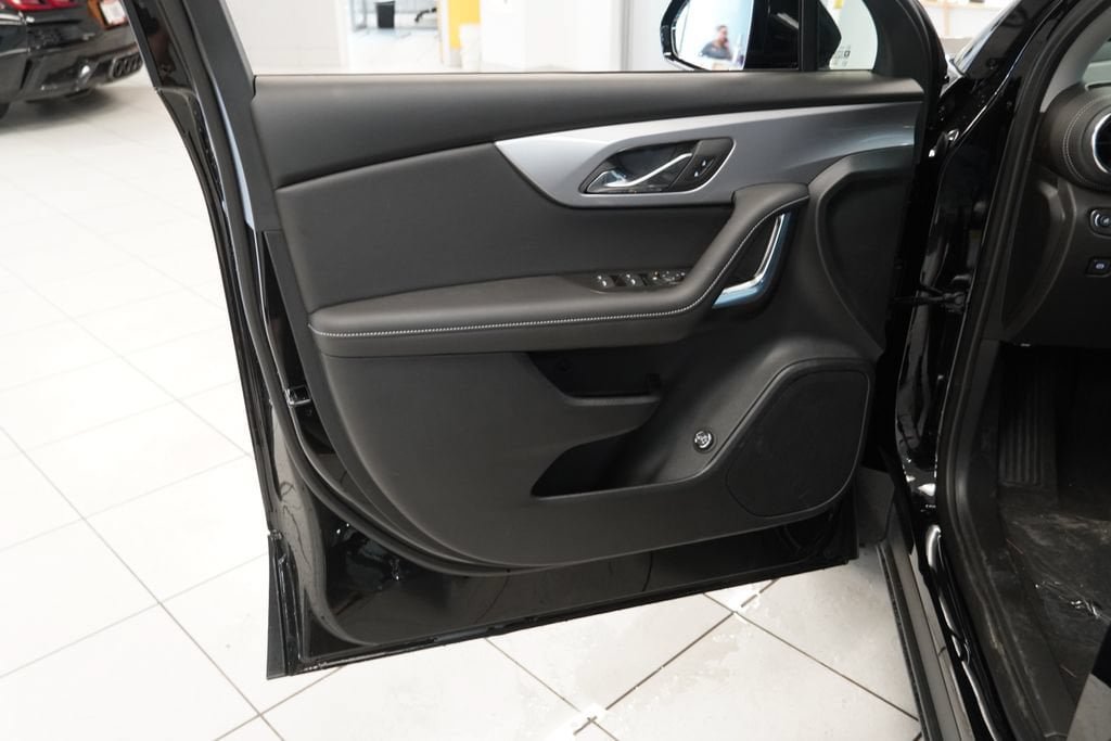 New 2026 Chevrolet Blazer LT w/ Convenience Package FWD image 5