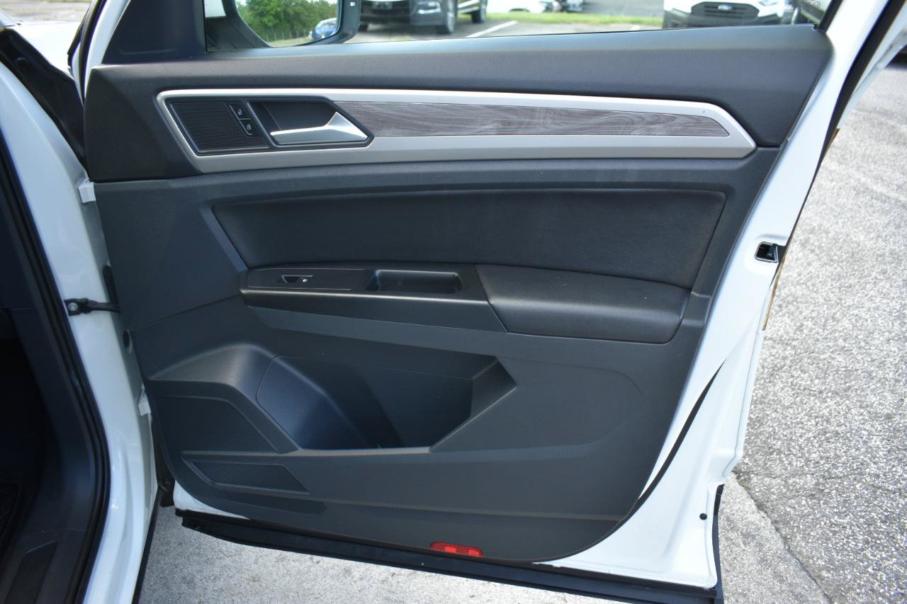 Used 2020 Volkswagen Atlas Cross Sport SE FWD image 38