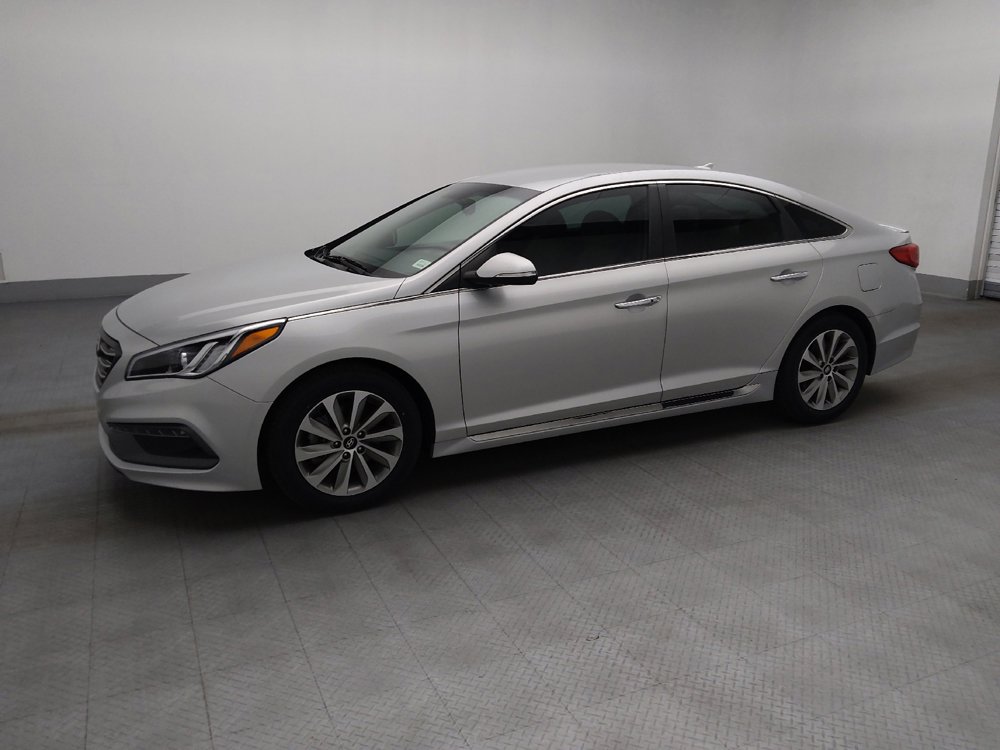 Used 2016 Hyundai Sonata Sport w/ Option Group 02 FWD image 2