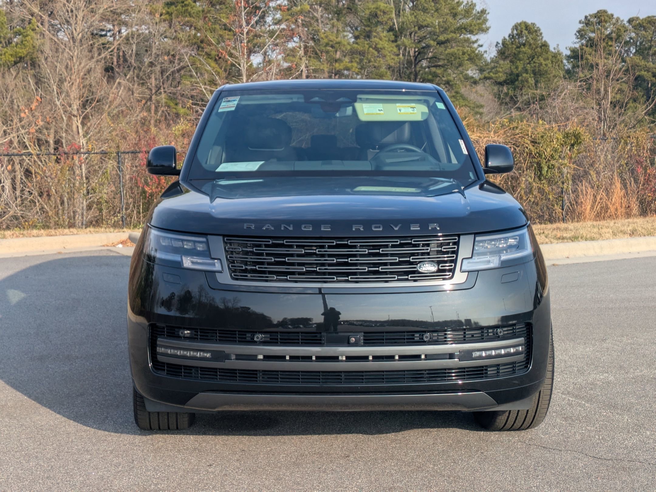 Used 2025 Land Rover Range Rover Long Wheelbase Autobiography image 2