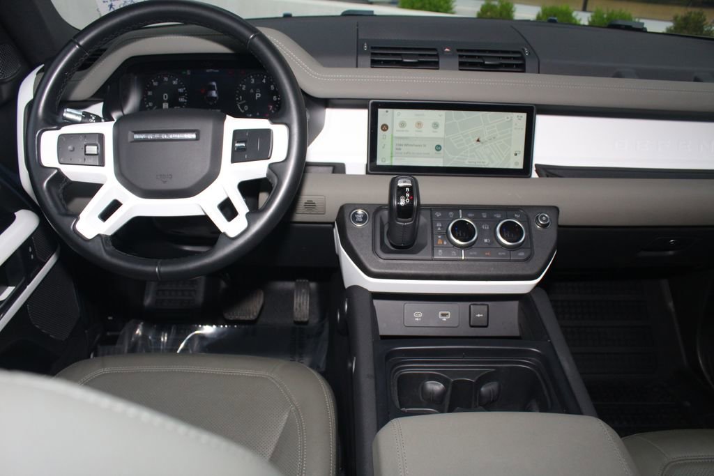 Used 2022 Land Rover Defender 110 SE AWD/4WD image 4