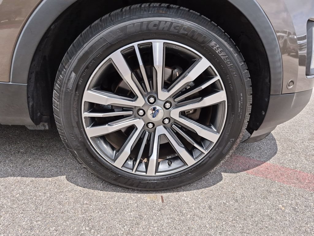 Used 2016 Ford Explorer Platinum AWD/4WD image 16