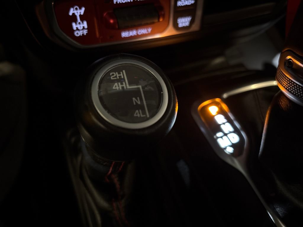 Used 2022 Jeep Gladiator Rubicon w/ Cold Weather Group image 35