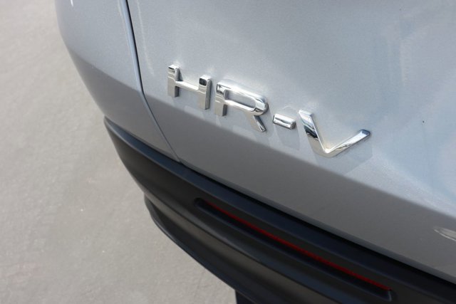 Used 2023 Honda HR-V LX image 6