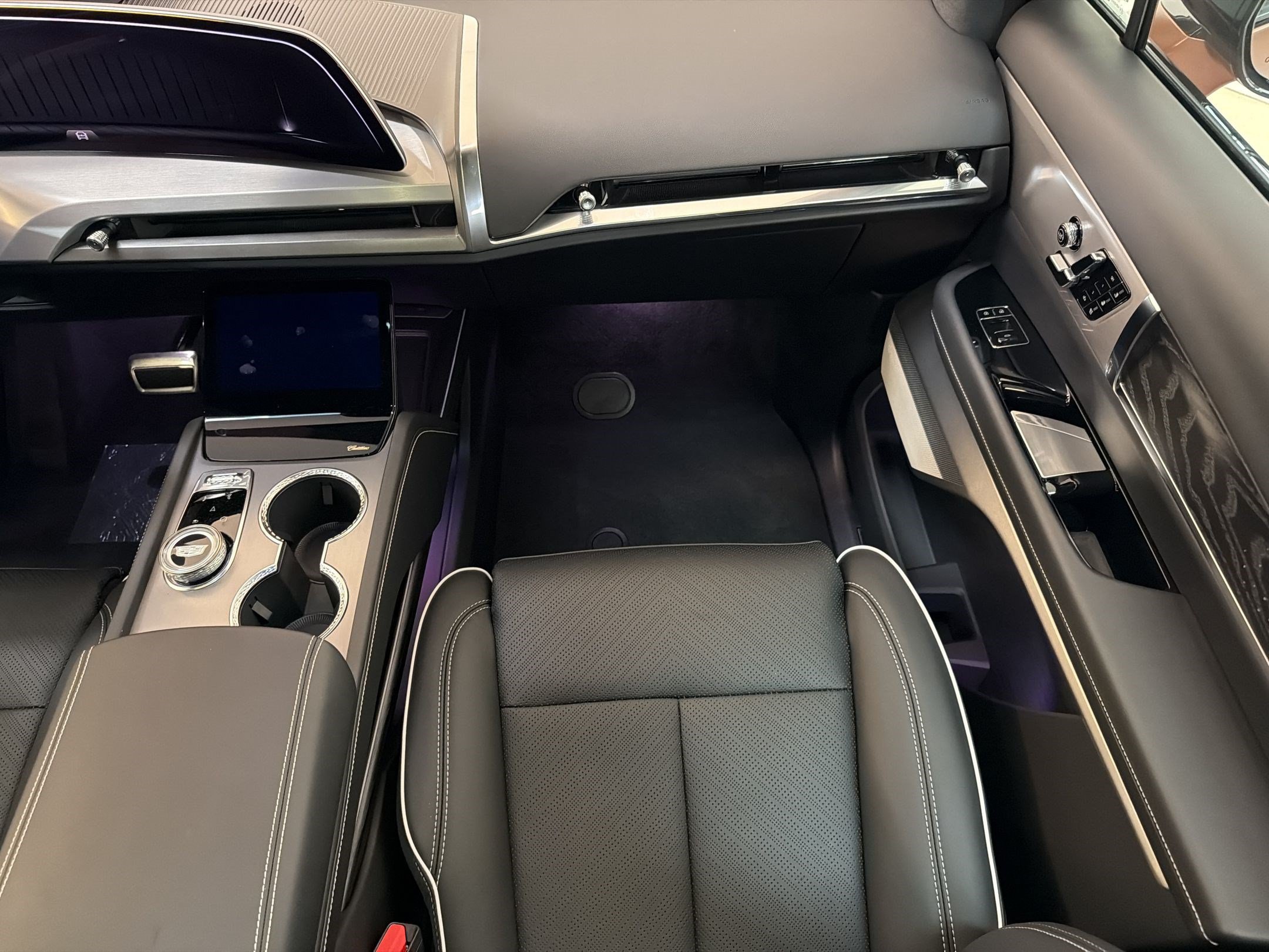 New 2027 Cadillac Vistiq Sport AWD/4WD image 27