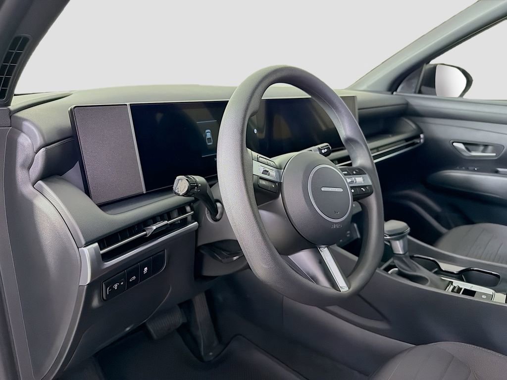 Used 2025 Hyundai Santa Cruz SE image 11