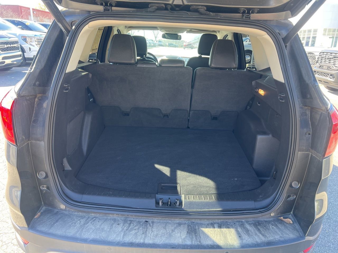 Used 2019 Ford Escape Titanium image 18