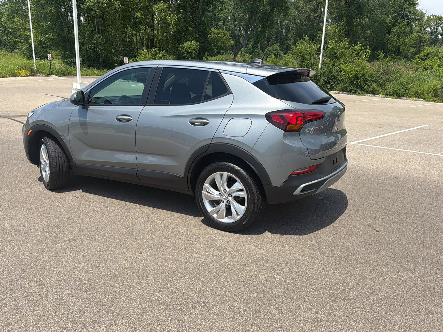 Used 2024 Buick Encore GX Preferred AWD/4WD image 3