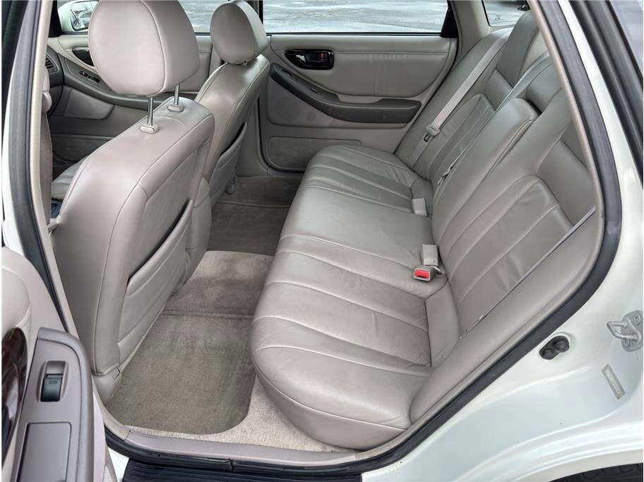 Used 1999 Toyota Avalon XLS FWD image 12