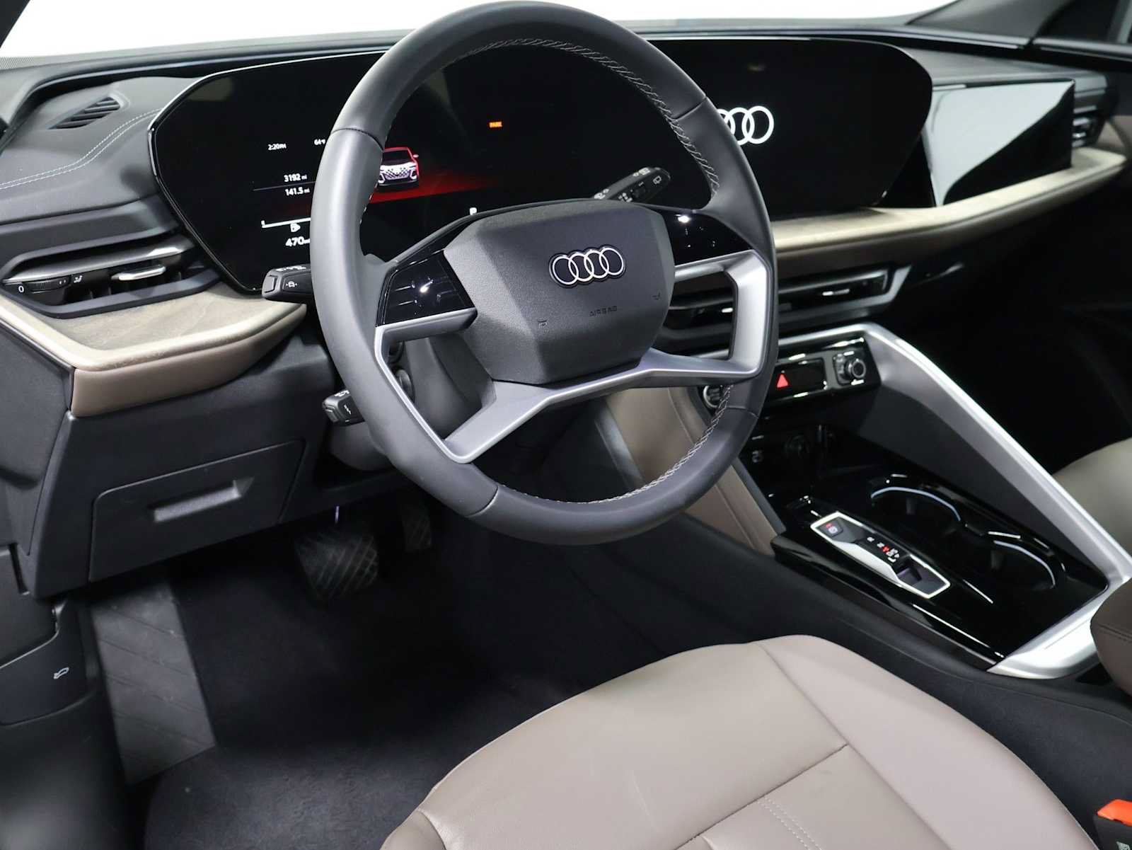 Certified 2025 Audi Q5 Premium w/ Convenience Package AWD/4WD image 4
