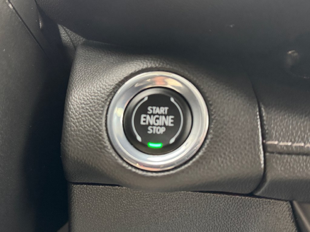 Used 2023 Buick Envision Essence AWD/4WD image 31