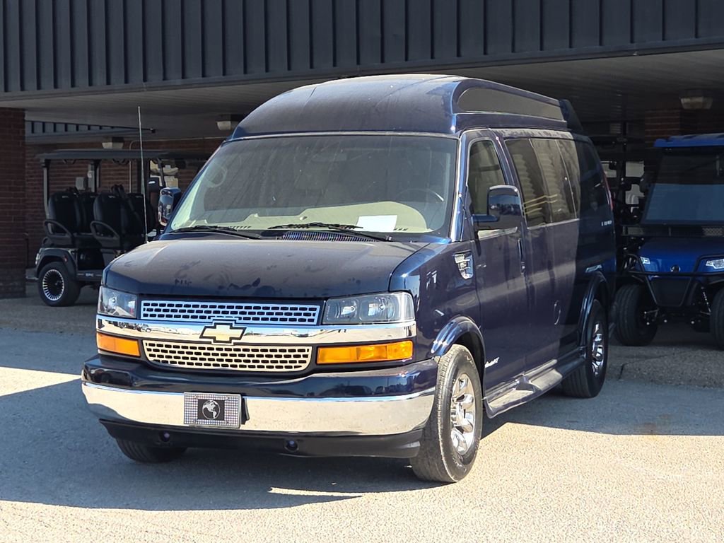 Used 2015 Chevrolet Express 2500 image 3