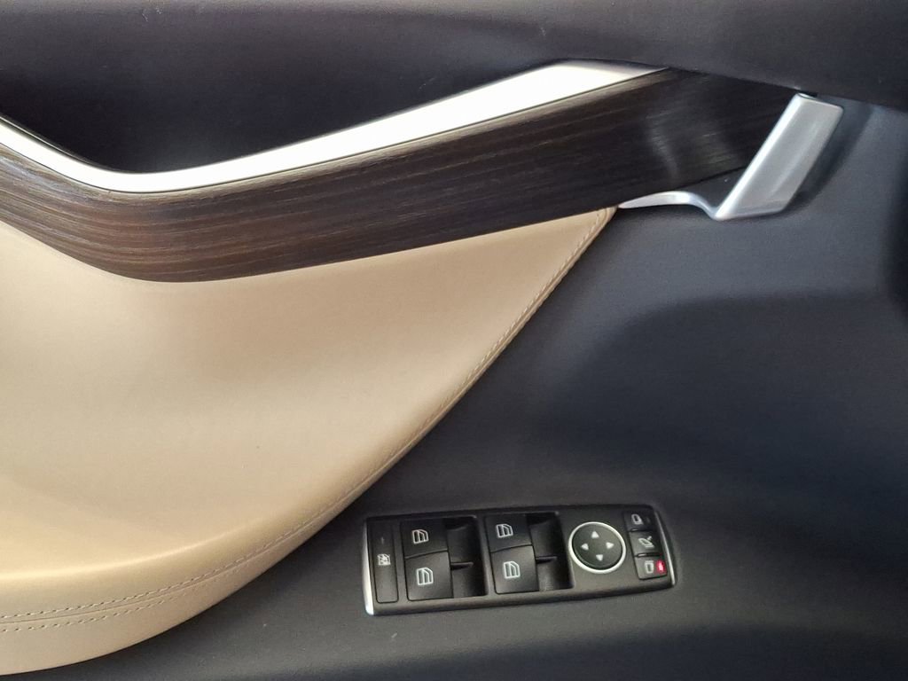 Used 2016 Tesla Model X P90D image 14