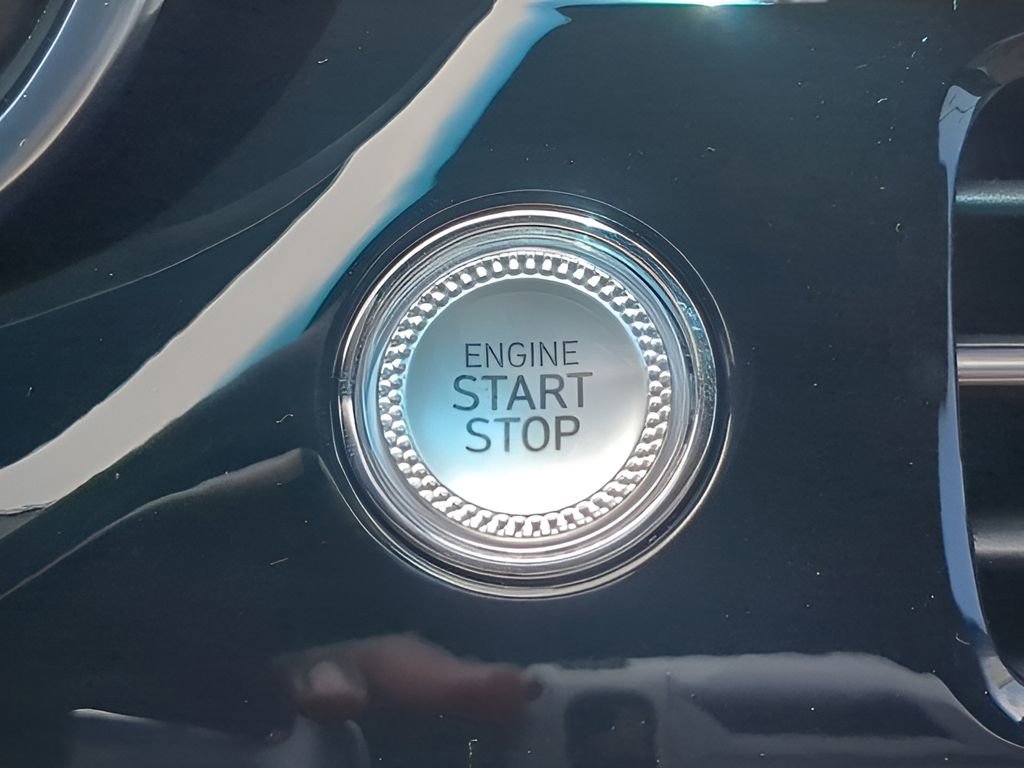 Used 2026 Genesis G70 2.5T image 28