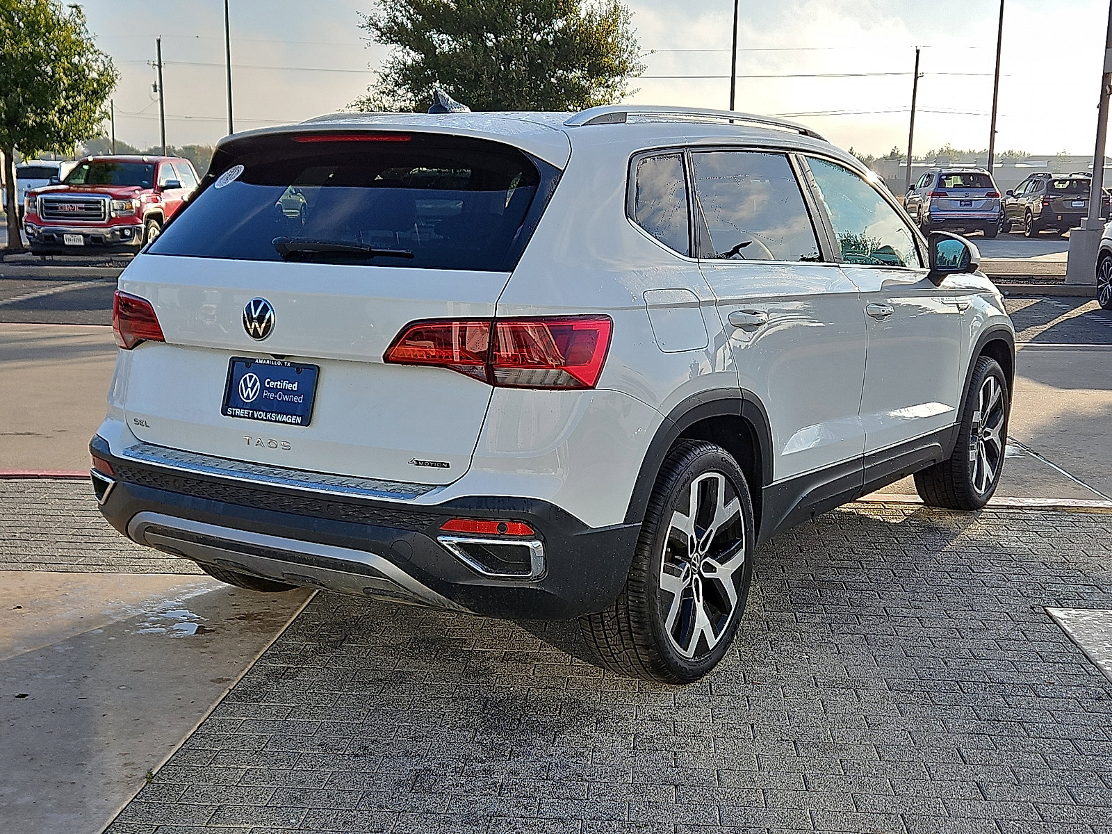 Certified 2023 Volkswagen Taos SEL image 3