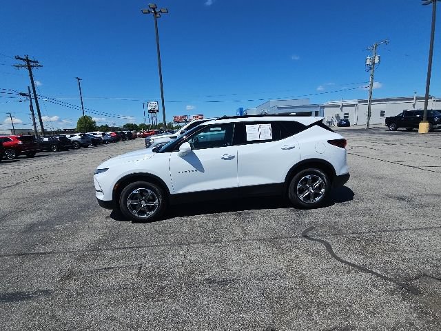 Used 2024 Chevrolet Blazer LT w/ Convenience Package FWD image 33