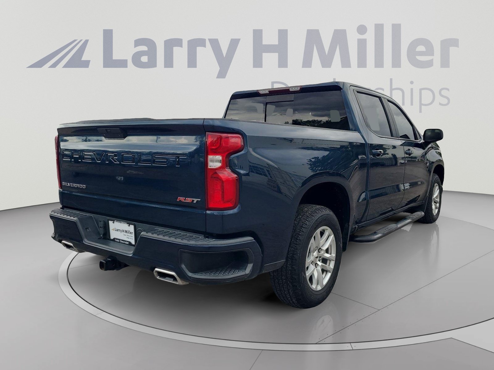 Used 2021 Chevrolet Silverado 1500 RST w/ Convenience Package II AWD/4WD image 5