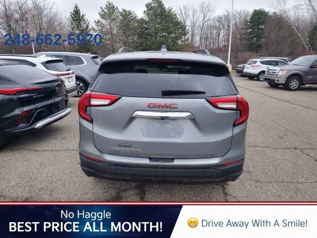 Used 2023 GMC Terrain SLE w/ Driver Convenience Package image 3