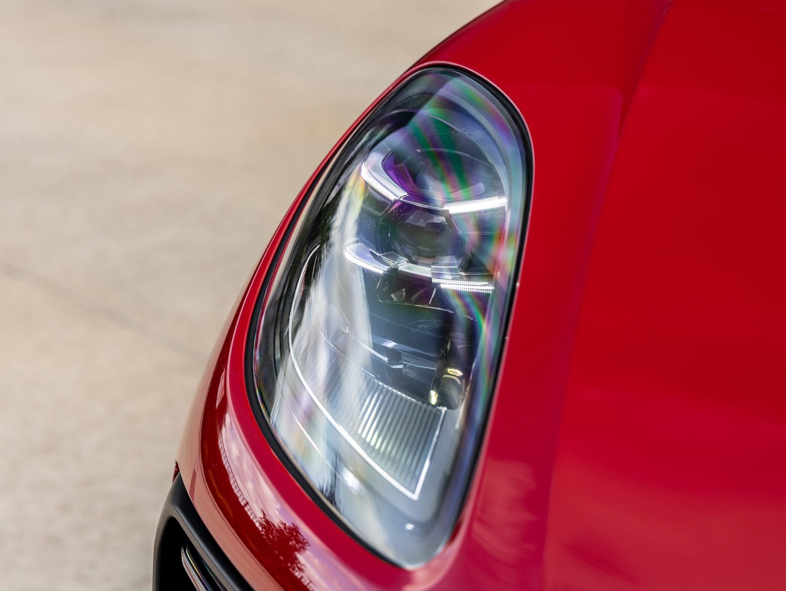 Certified 2024 Porsche Macan image 18