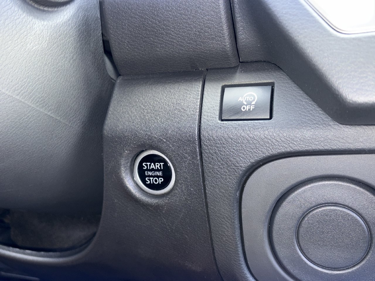 Certified 2025 Nissan Frontier SV w/ SV Convenience Package RWD image 14