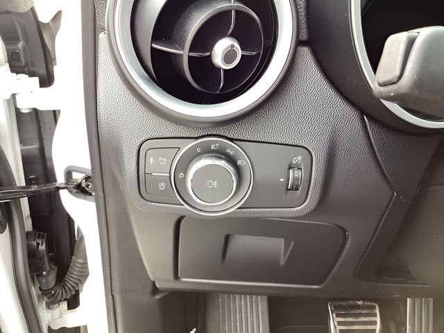 Used 2024 Alfa Romeo Stelvio Veloce image 30