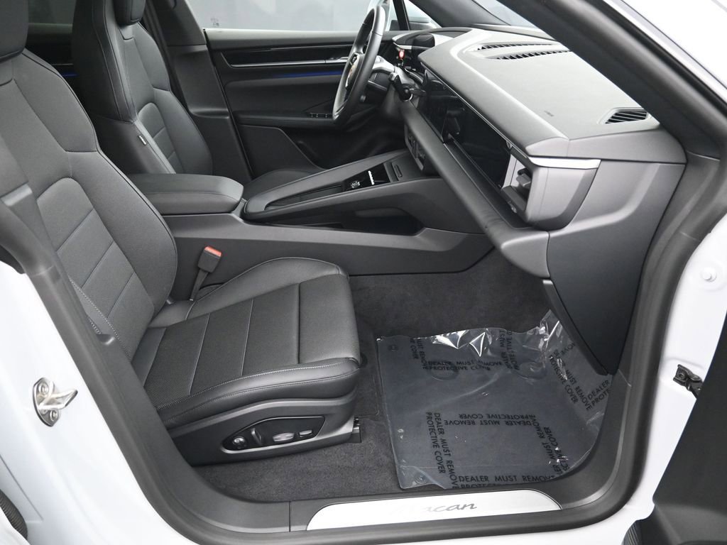 Certified 2025 Porsche Macan Electric image 27