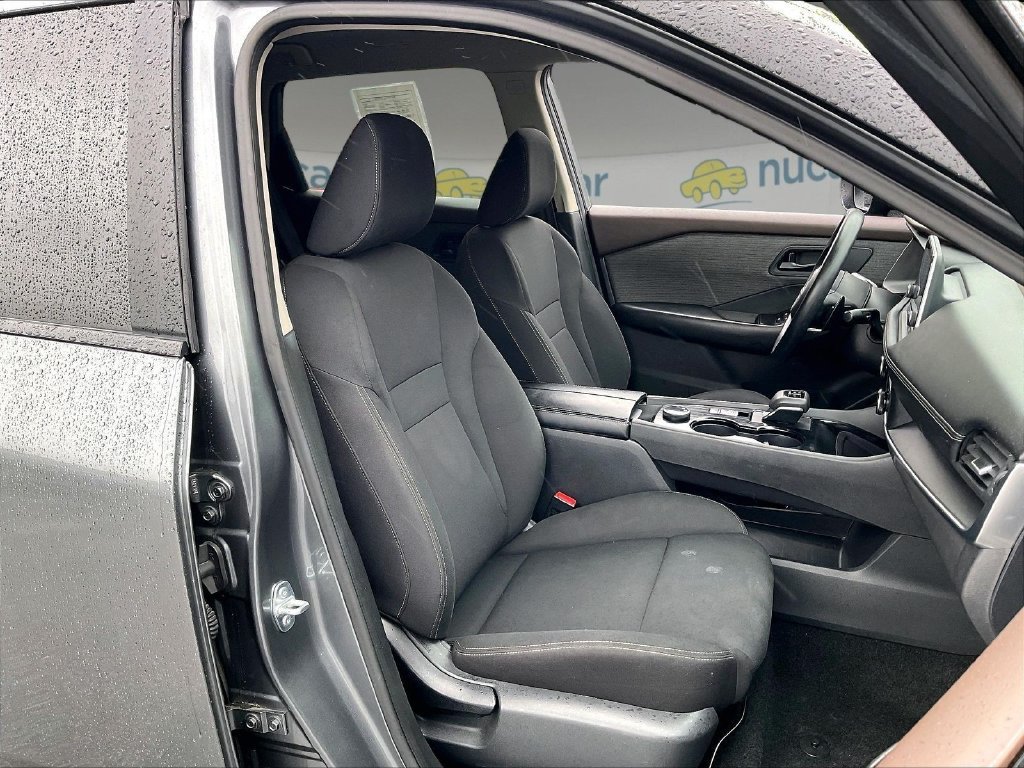 Used 2023 Nissan Rogue S AWD/4WD image 10