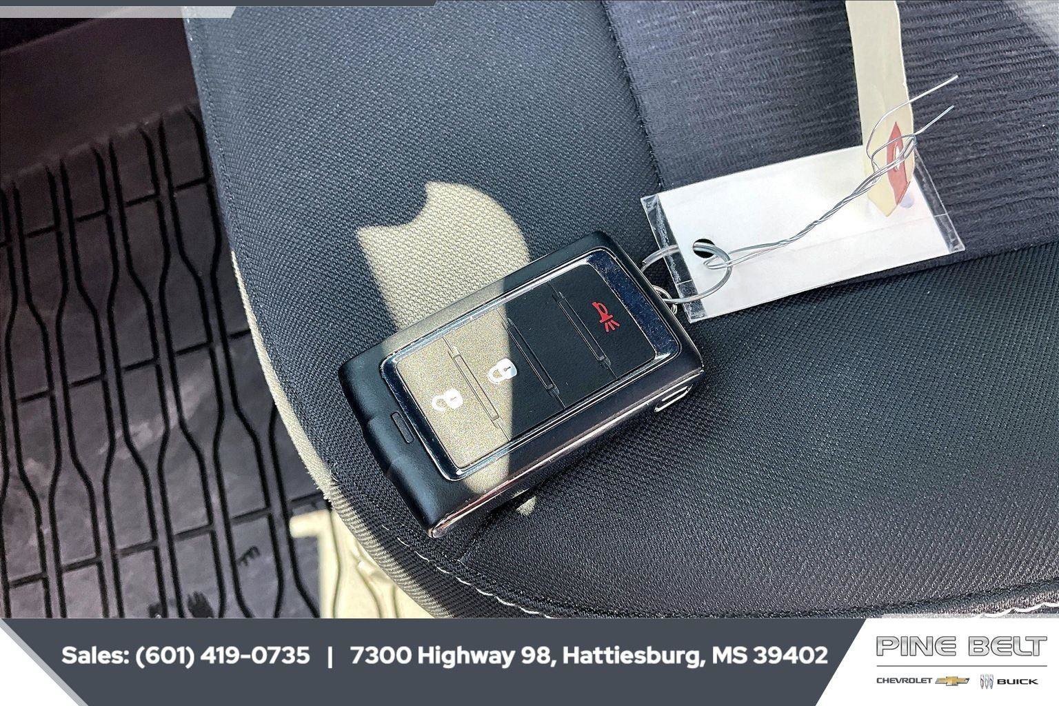 Used 2024 Jeep Grand Cherokee Laredo X RWD image 9
