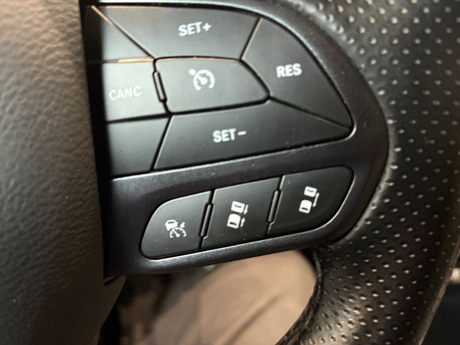 Used 2023 Dodge Durango GT AWD/4WD image 18