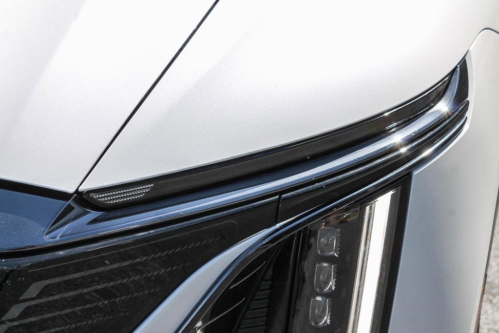 New 2025 Cadillac Lyriq Sport image 8