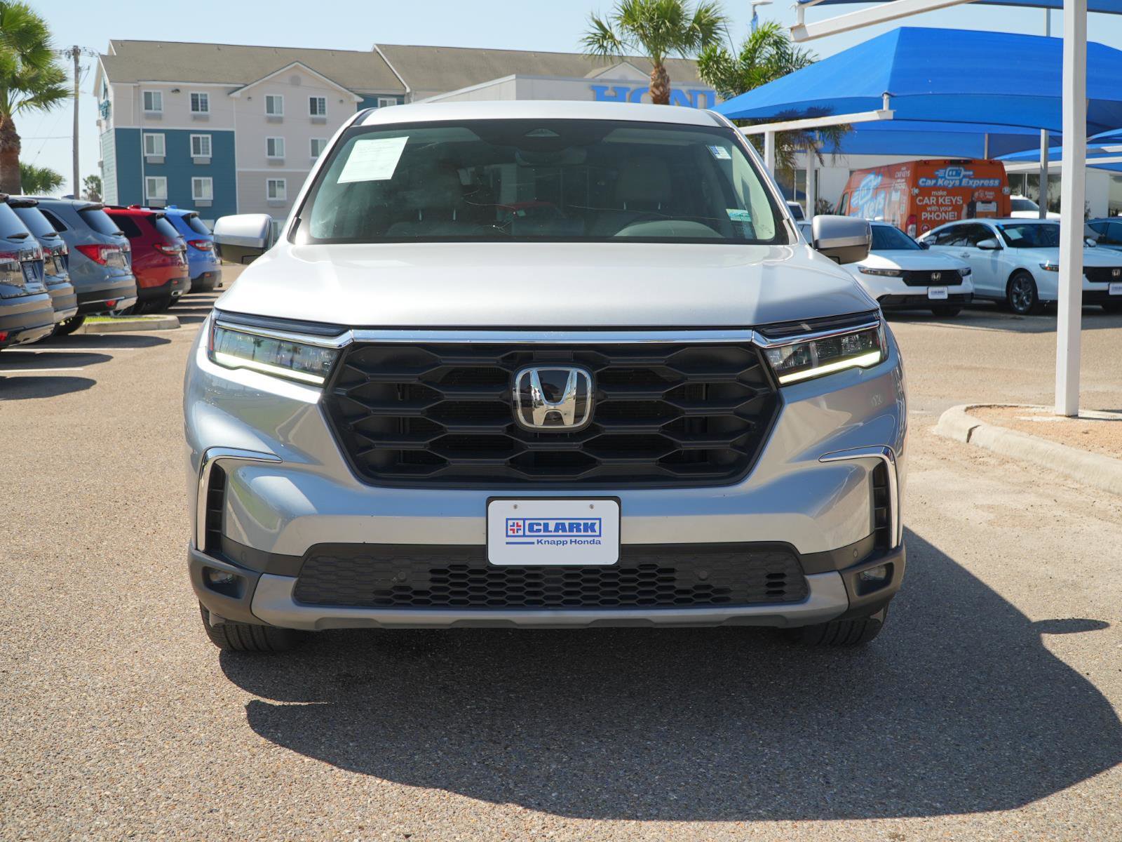 Used 2024 Honda Pilot EX-L image 2