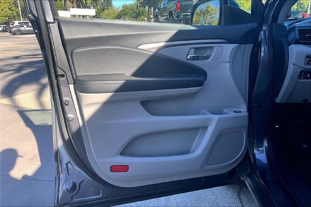 Used 2020 Honda Pilot LX image 23