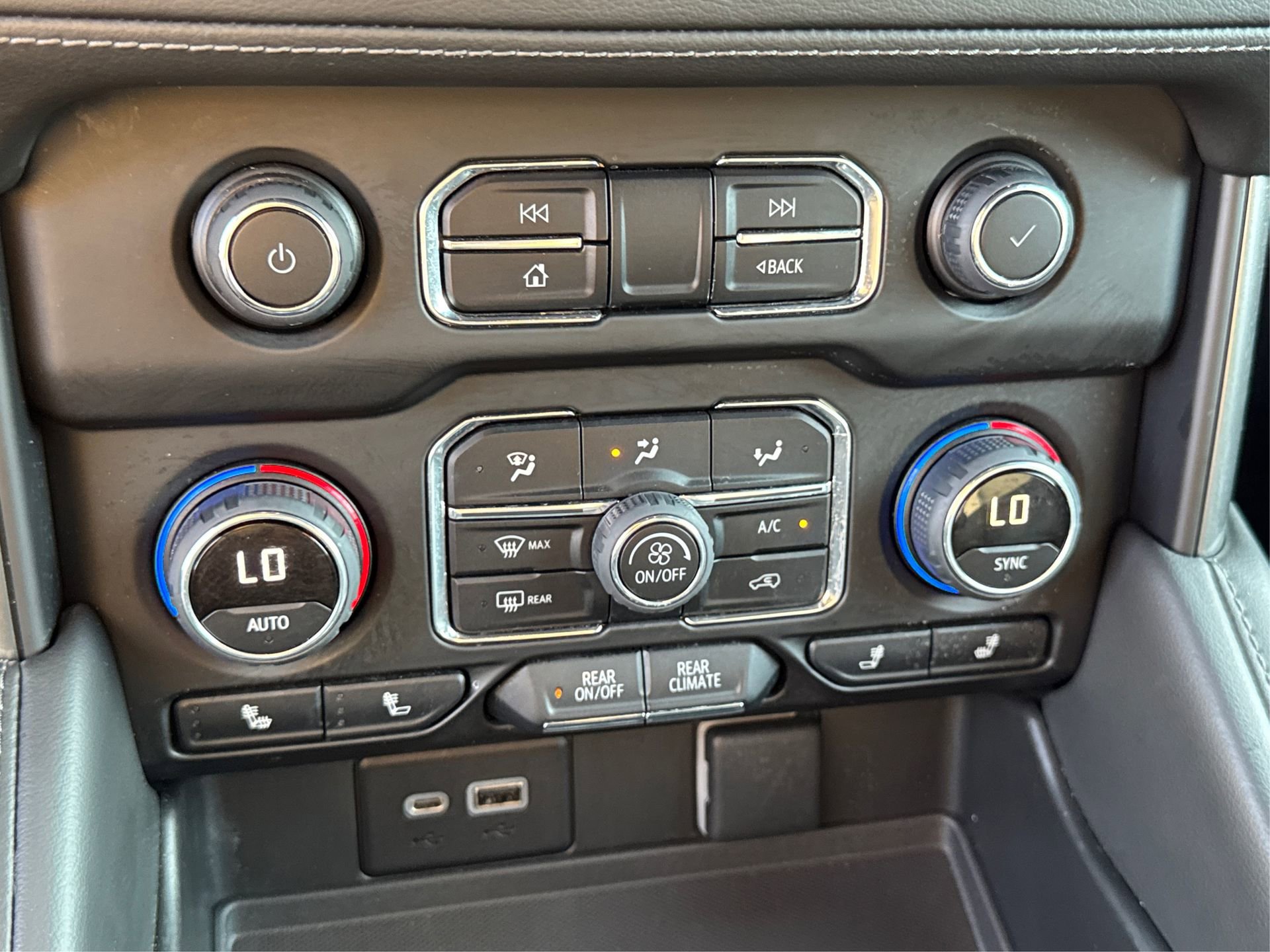 Used 2022 Chevrolet Tahoe LT w/ Luxury Package image 30