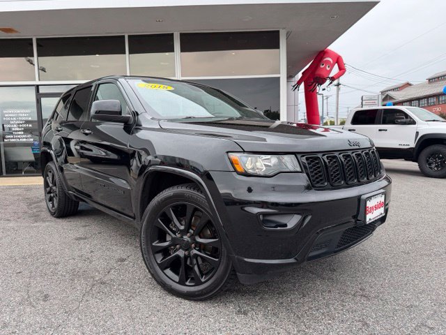 Used 2018 Jeep Grand Cherokee Altitude AWD/4WD image 2