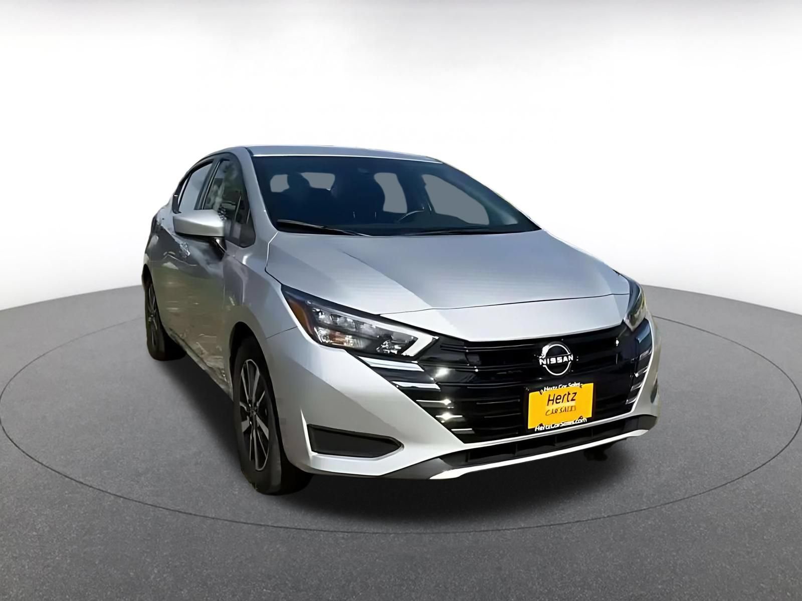Used 2025 Nissan Versa SV FWD image 3
