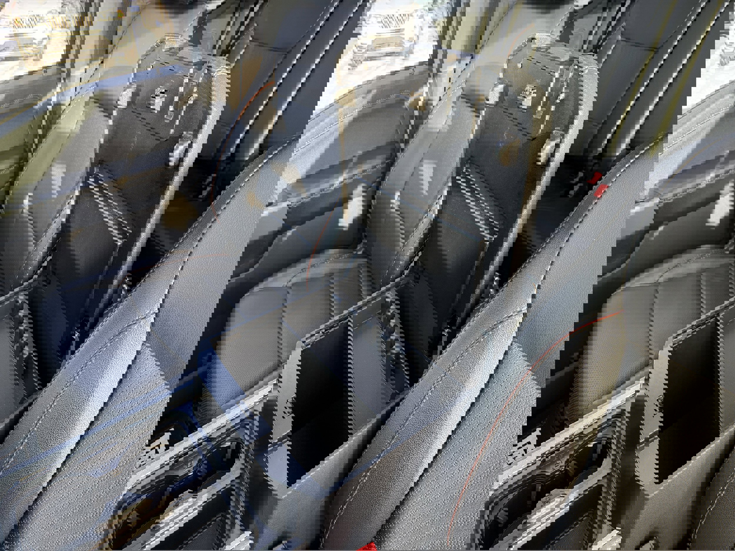 Used 2024 Ford F250 Lariat w/ Lariat Ultimate Package image 31