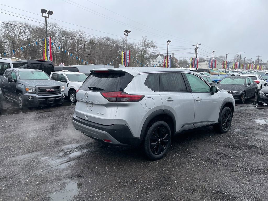 Used 2023 Nissan Rogue SV image 5